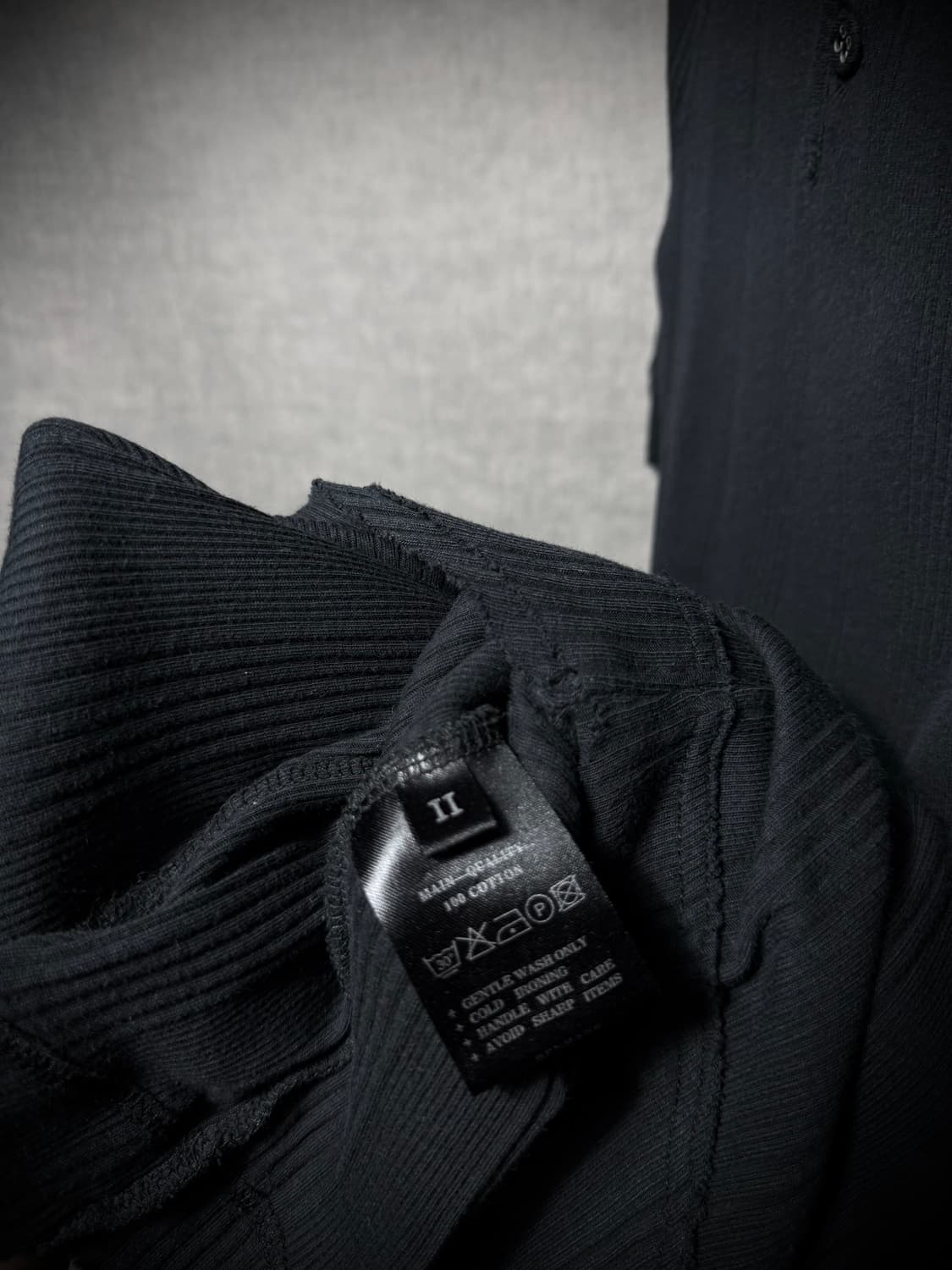 Aleksandr Manamis Asymmetric Henley Neck 상품이미지6