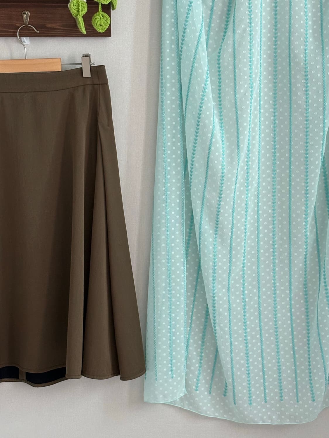 카키 미디 스커트 상품이미지2