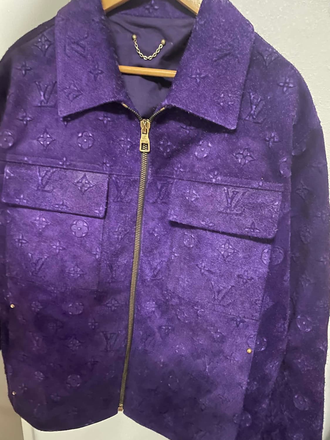 루이비통 모노그램 엠보스드 스웨이드 자켓 상품이미지2