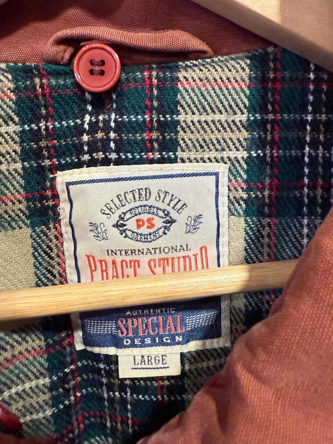 프랙트 스튜디오 레드 워크 자켓 상품이미지2