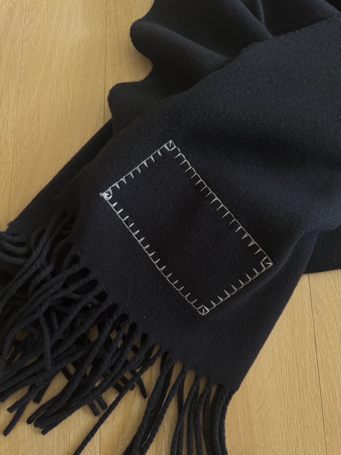 JACQUEMUS / 자크뮈스 네이비 머플러 상품이미지4