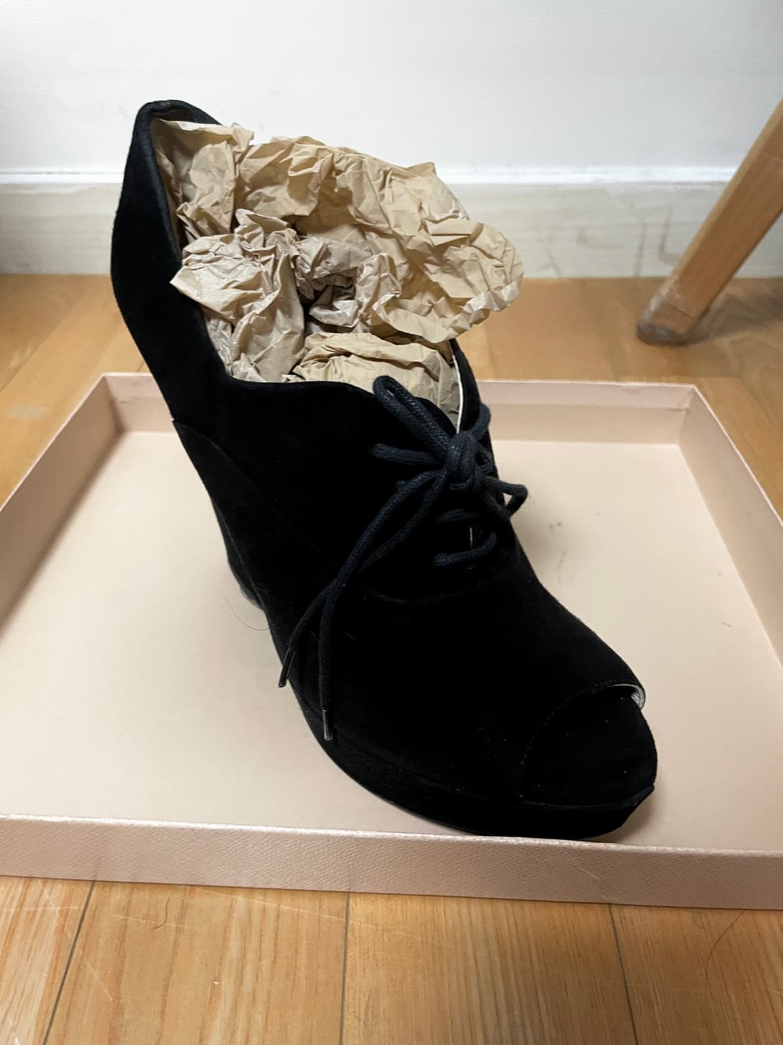 프라다(PRADA) 스웨이드 오픈토 웨지힐 – 38사이즈 상품이미지2