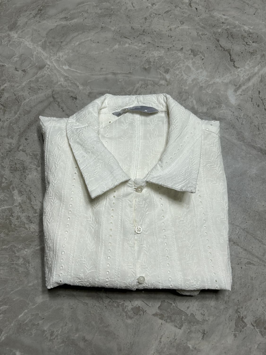 에잇세컨즈 아이보리 펀칭 아일렛 자수 크롭 슬림핏 셔츠 M 새제품 상품이미지6