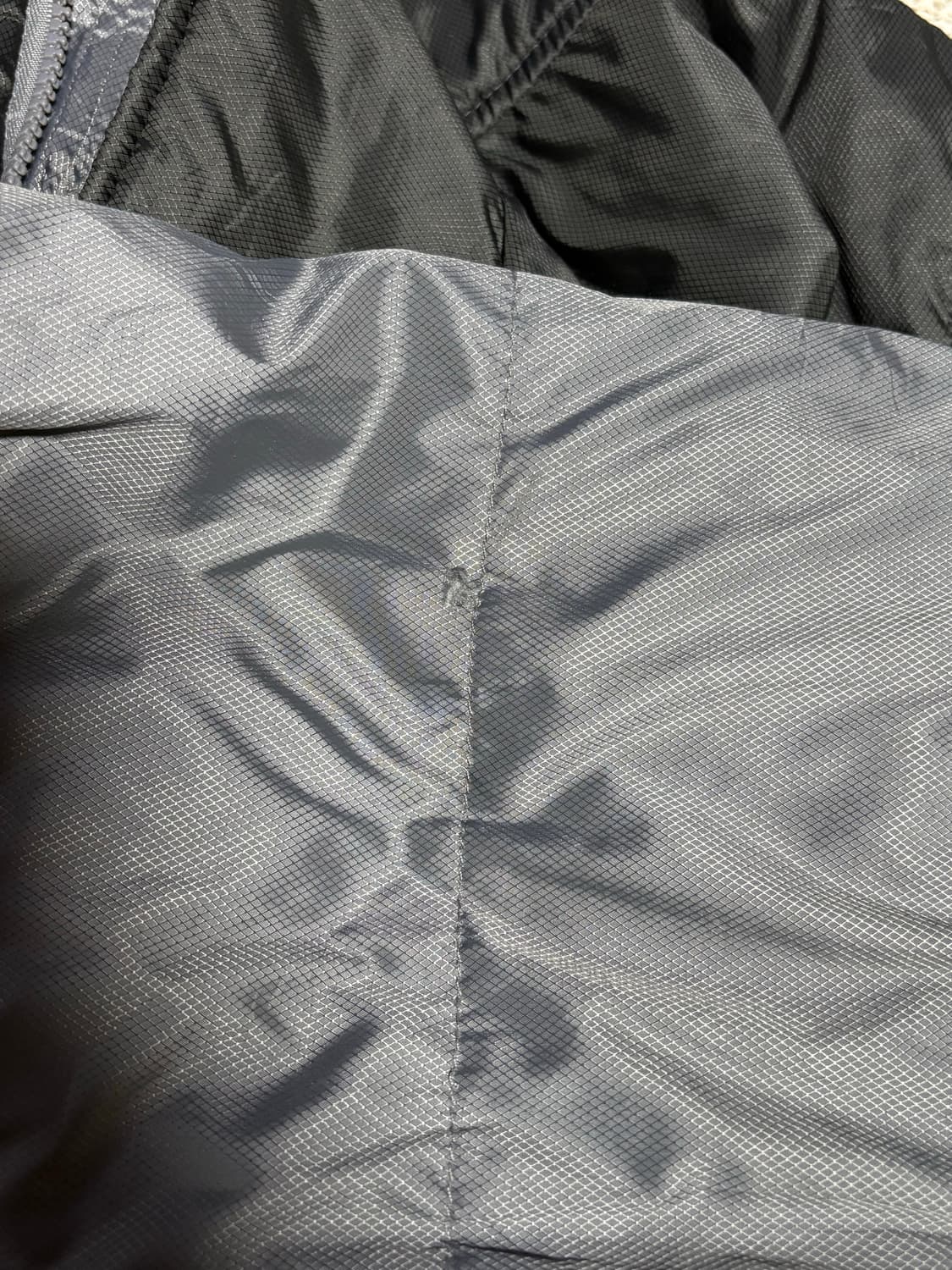 노스페이스 크롭 경량 패딩 그레이 차콜 상품이미지4