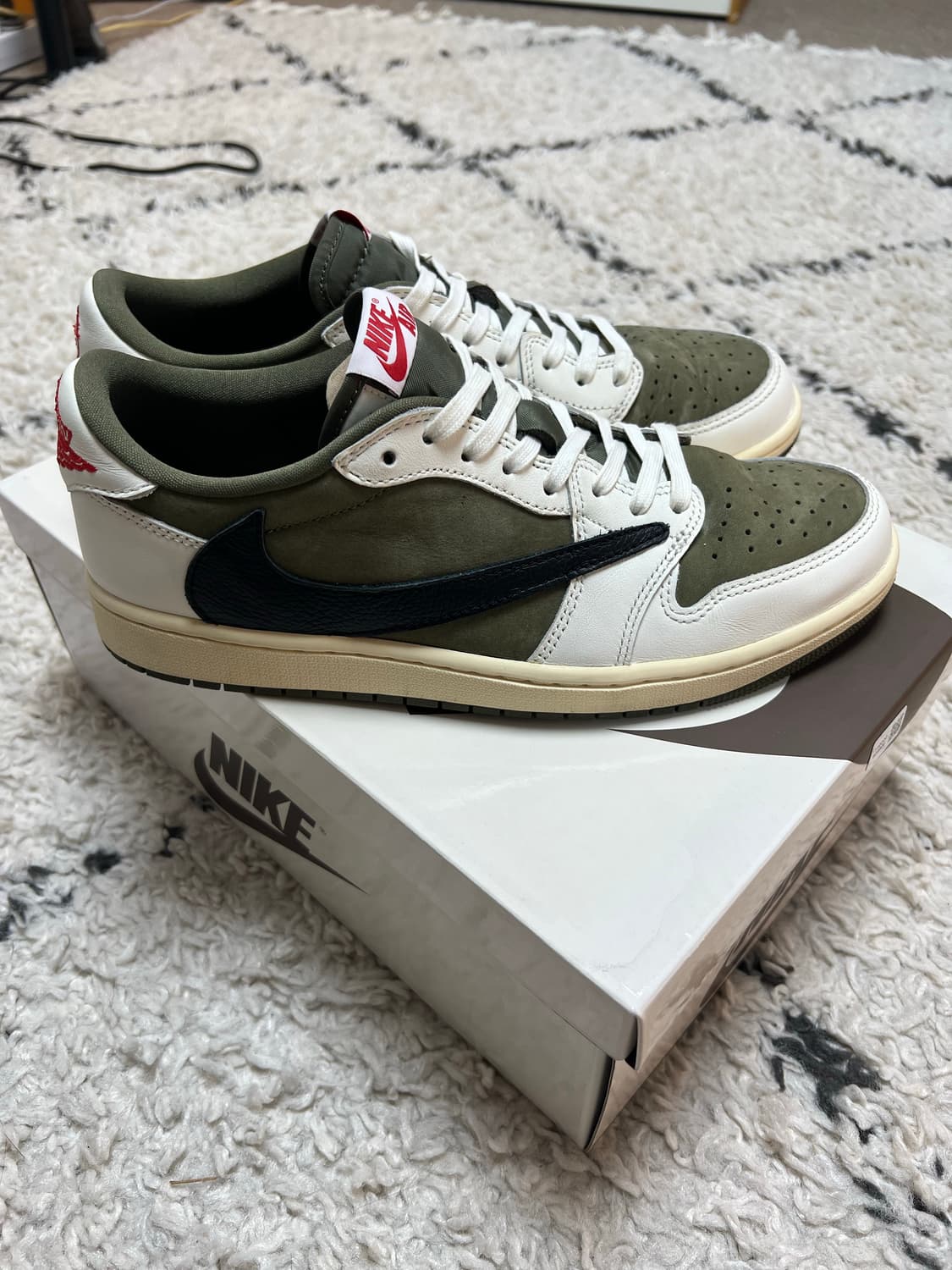 조던1  x 트래비스 스캇 Retro Low OG S래비 상품이미지2