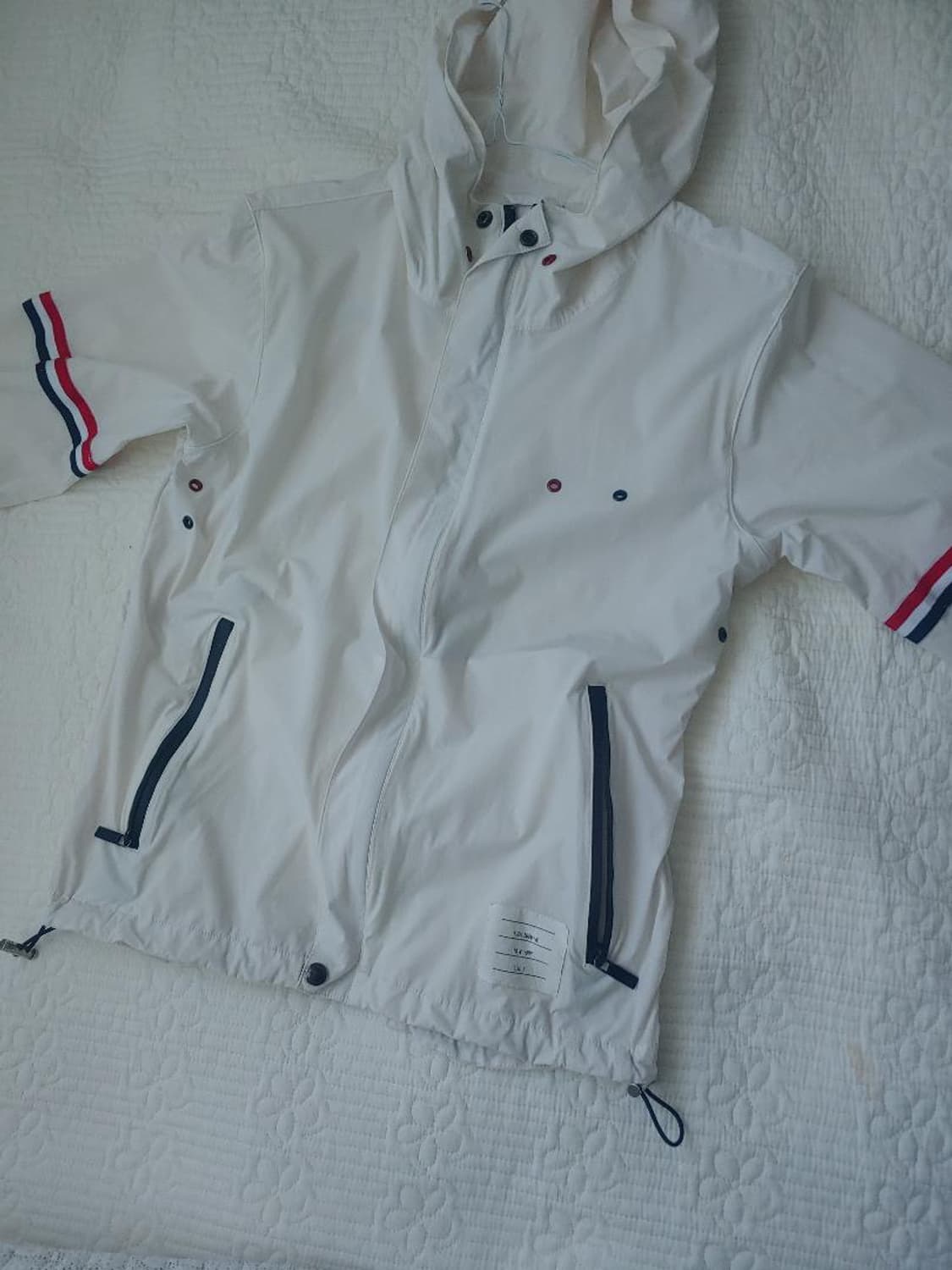 톰브라운 바람막이 판매합니다 2사이즈 상품이미지2