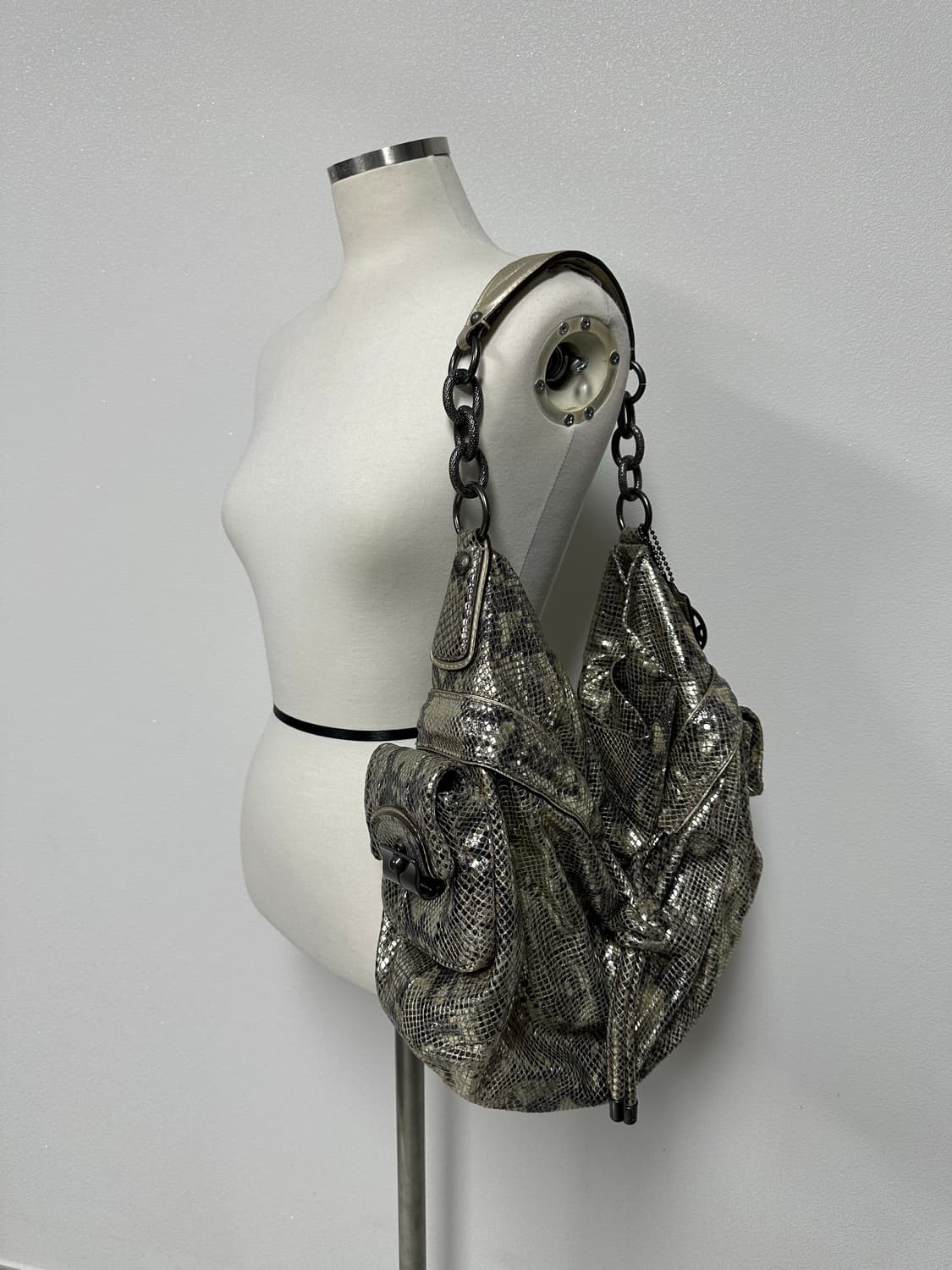 코치 뱀피 숄더백 상품이미지1