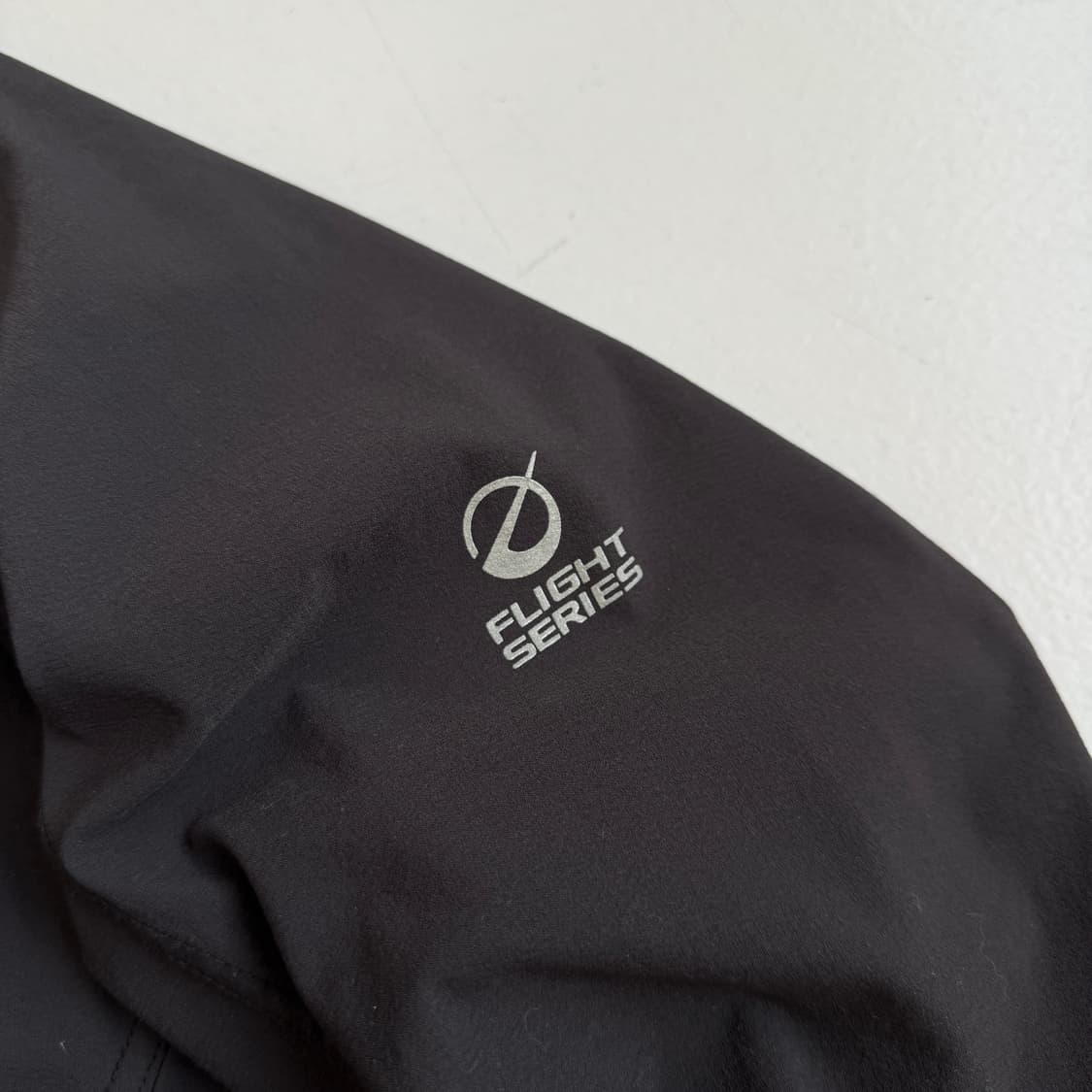 노스페이스 고프코어 플라이트 시리즈 쉘 바람막이 자켓 상품이미지4