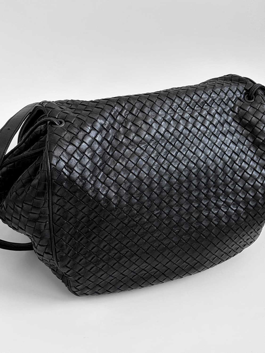 보테가베네타 인트레치아토 크로스백 라지 판매합니다. 상품이미지4