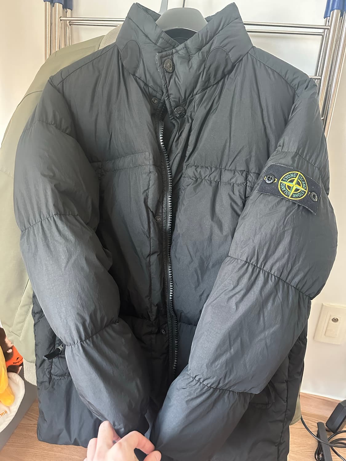 스톤아일랜드 크링클랩스 패딩 L 팝니다 상품이미지1