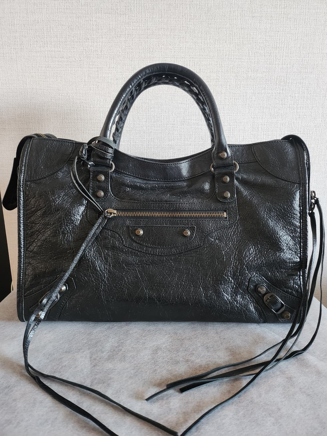 발렌시아가 모터 시티 미듐 블랙 흑장 상품이미지1