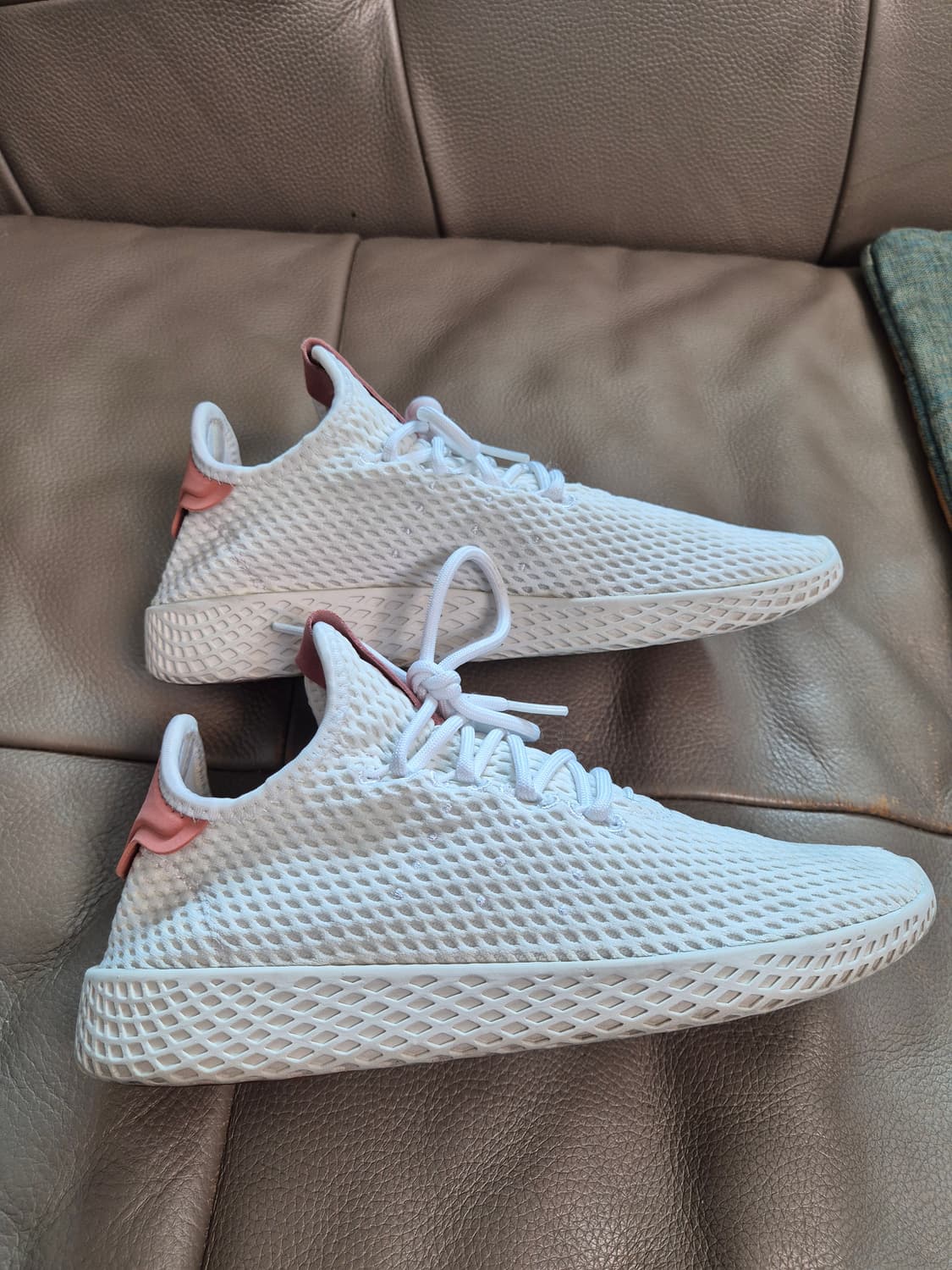 아디다스 오리지널스 X 퍼렐 윌리엄스  여자 235 상품이미지3