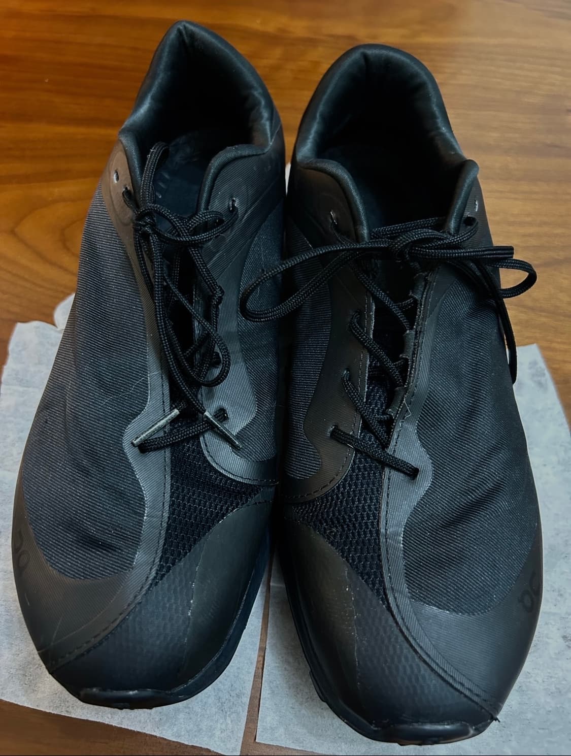 온 러닝 X 포스트 아카이브팩션 클라우드벤쳐 피크 올 블랙 상품이미지2