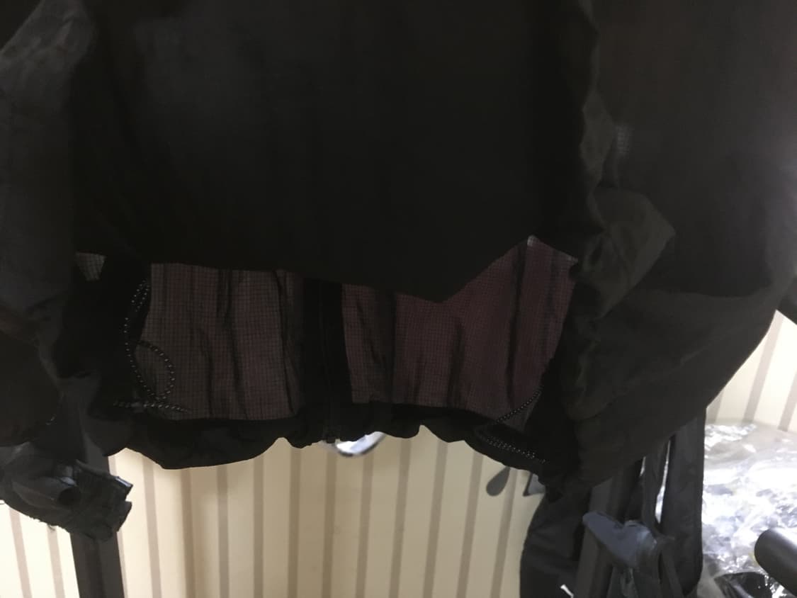 새티스파이 리피 바람막이 블랙 판매합니다 상품이미지9