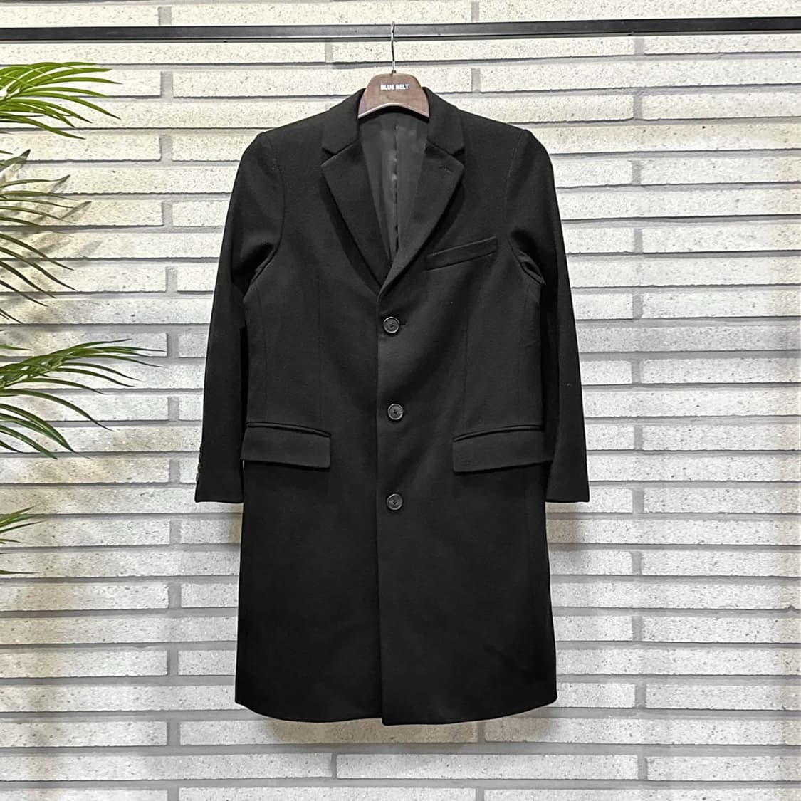 띠어리 싱글 테일러드 하프 코트 쓰리버튼 투포켓 디테일 블랙 상품이미지2