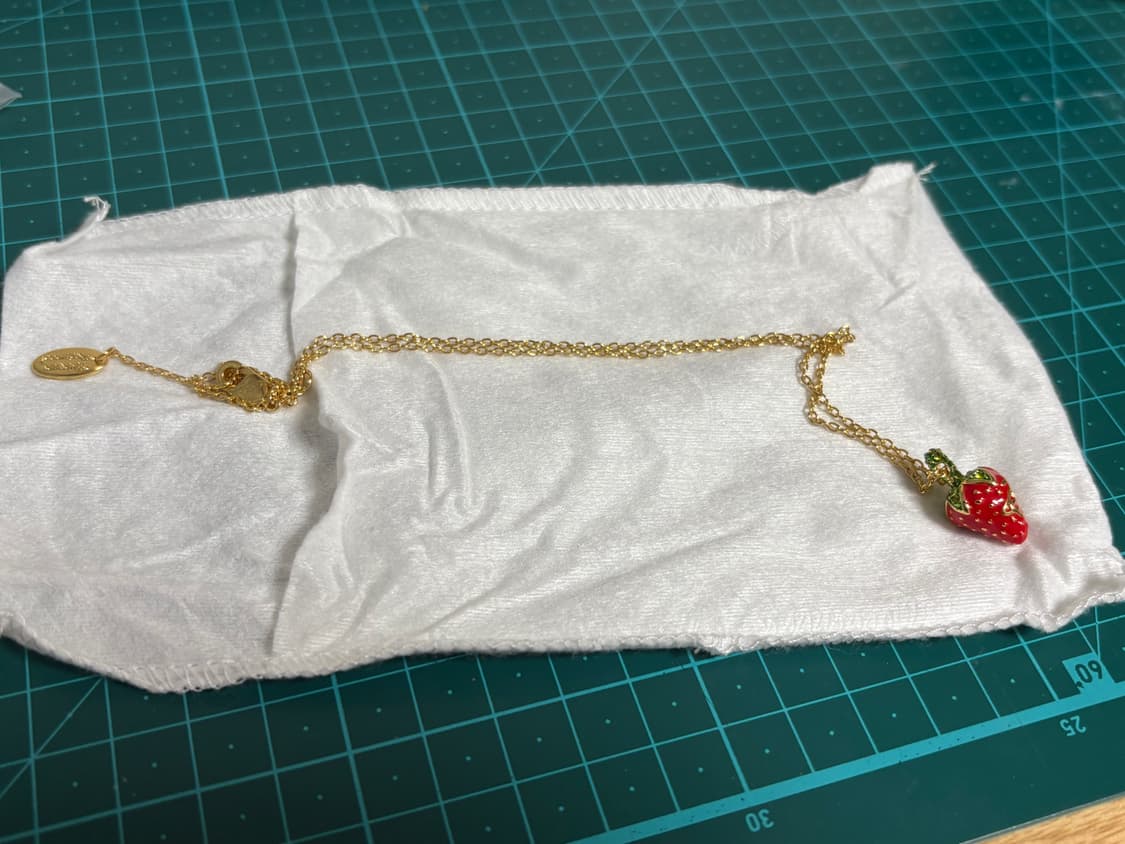 비비안웨스트우드 딸기 목걸이 상품이미지4