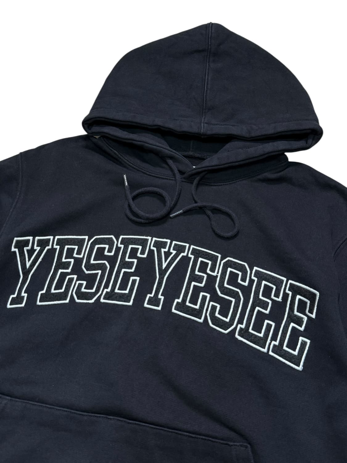 예스아이씨 블랙 후드티 상품이미지3