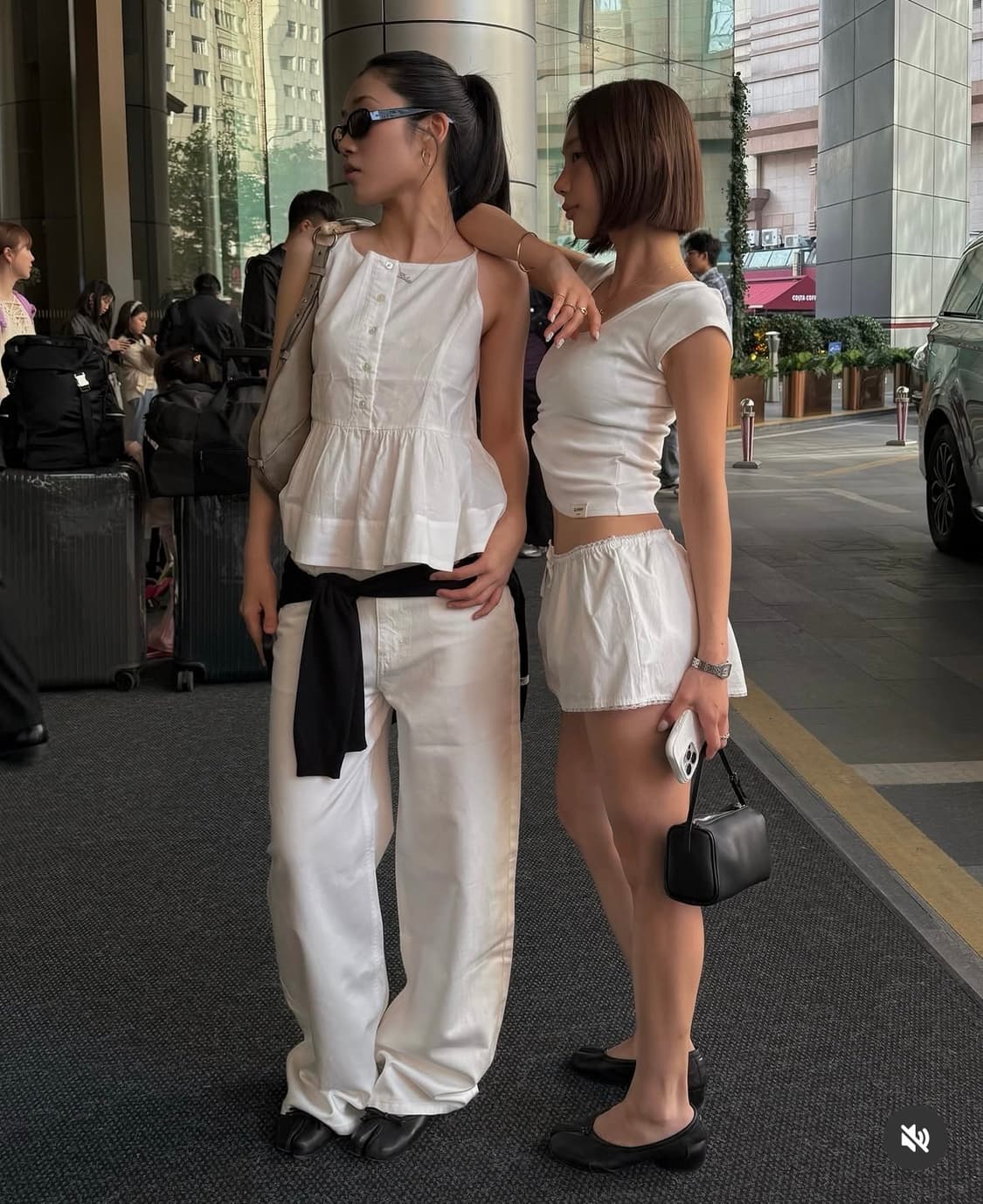 글로니 G RUFFLED BUTTON BLOUSE (IVORY) 상품이미지4