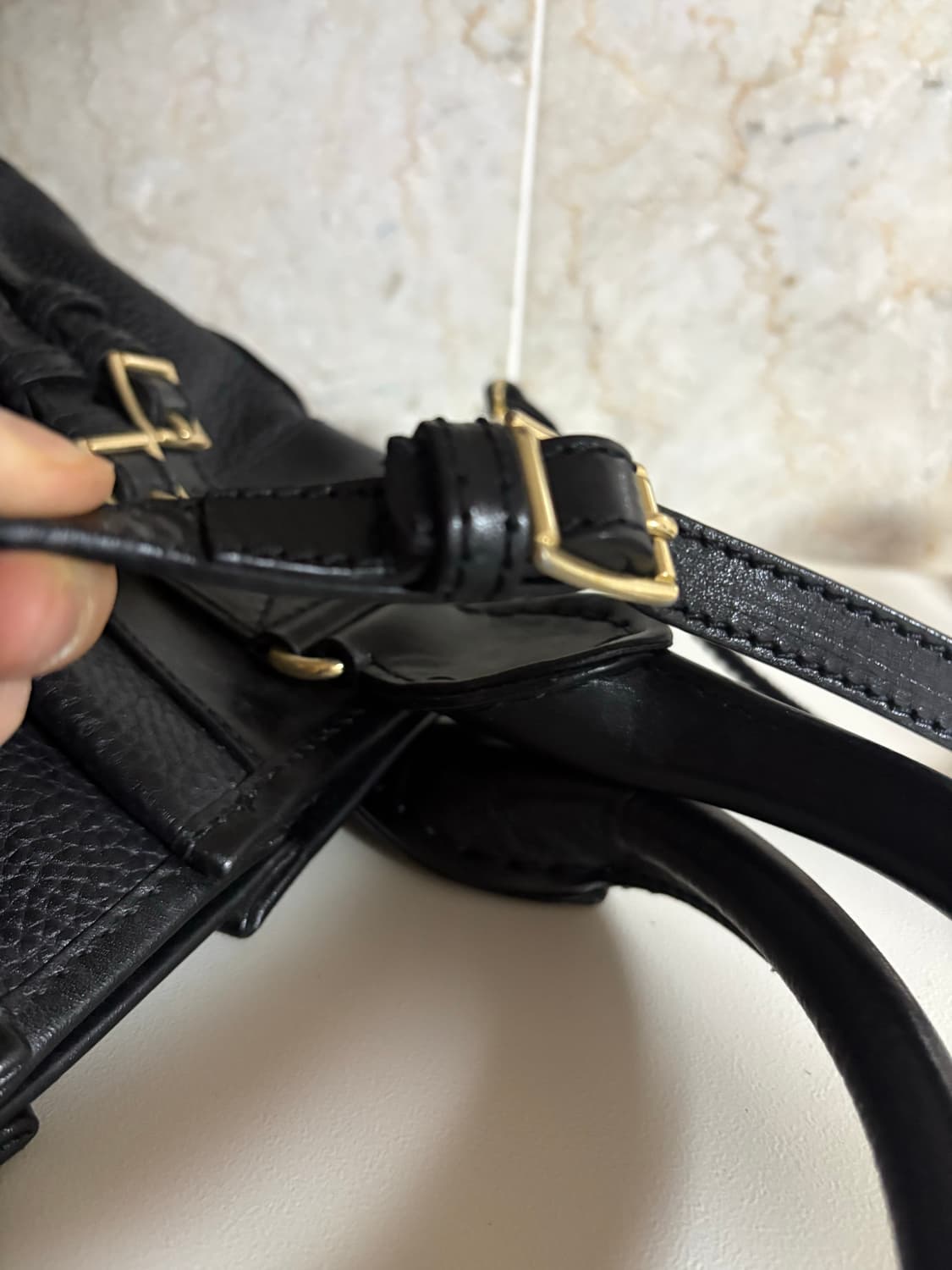 버버리 소가죽 토트백 크로스백 상품이미지5