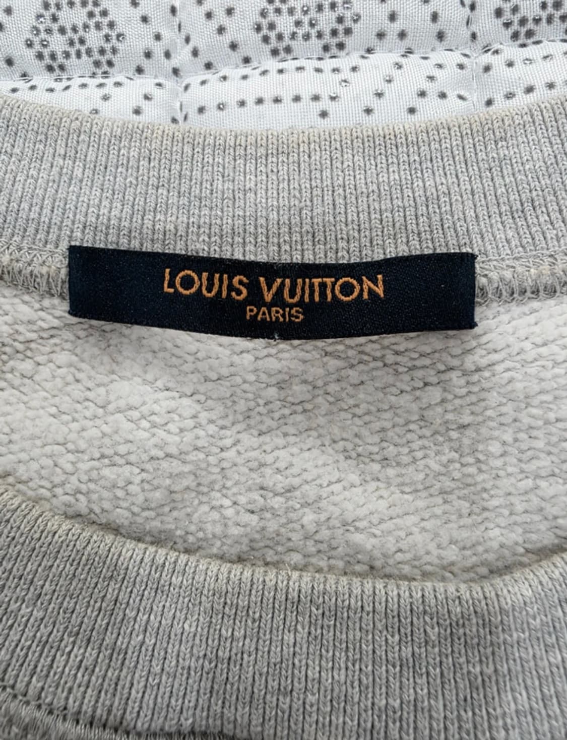 정품 루이비통 업사이드다운 형광 회색 맨투맨 100 상품이미지6