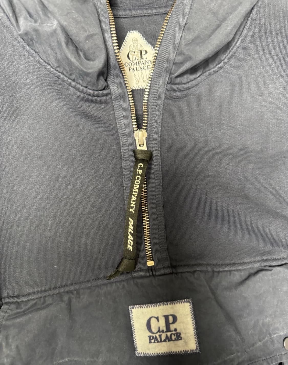 팔라스 x cp컴퍼니 후드 상품이미지2
