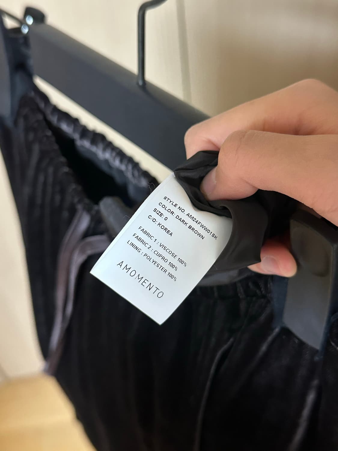 아모멘토 다크브라운 벨벳 스커트 상품이미지2