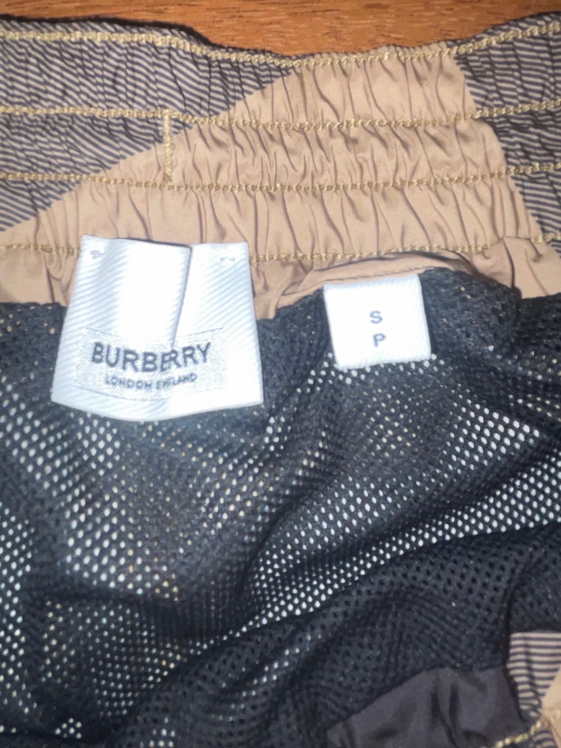 버버리 이그재저레이트 체크 드로우코드 스윔 쇼츠 아카이브 베이지 상품이미지5