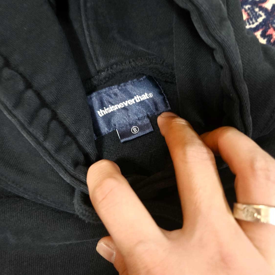 디스이즈네버댓 시그니쳐 자수 워크 후드티셔츠 S size 상품이미지5