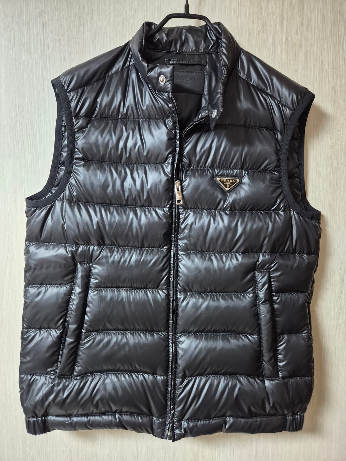 (새제품) 프라다 삼각로고 구스다운 패딩 조끼구스 (22년) 50 상품이미지1