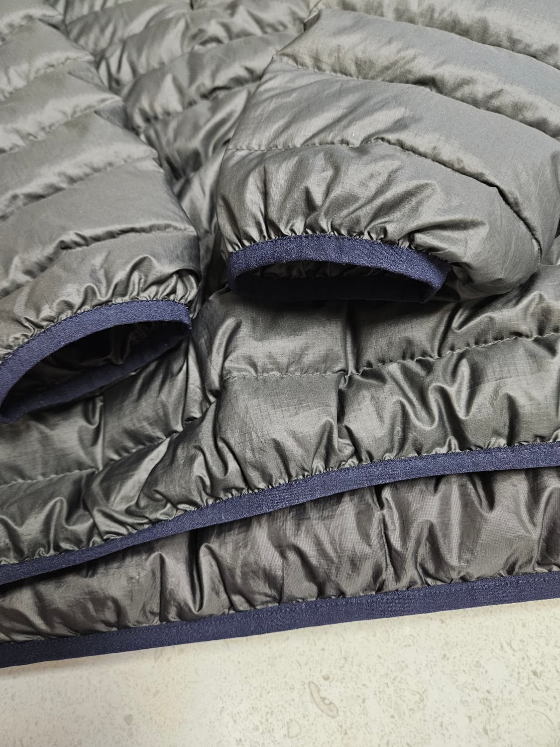 파타고니아 신칠라 다운풀오버 xl 차콜 상품이미지2