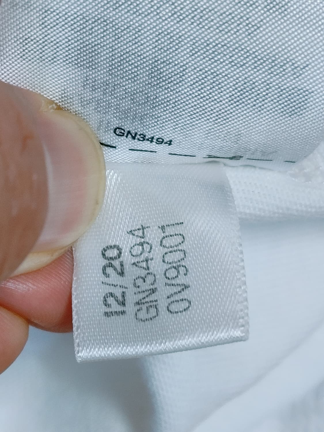 PAKAIAN adidas 파카이안 아디다스  삼선라인 반팔라운드티
 상품이미지9