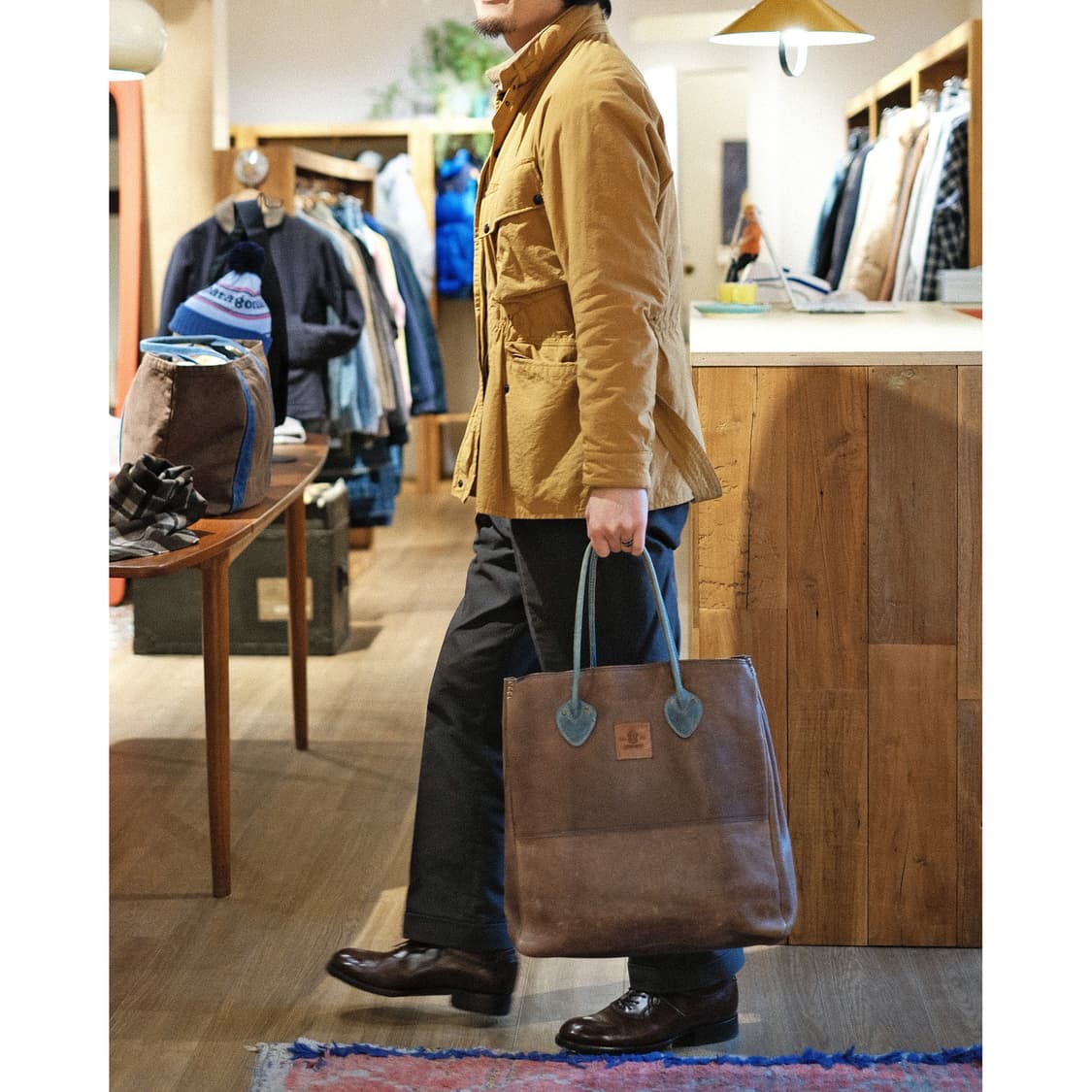 Yuketen 유케텐 블루 스트랩 레더 토트백 브라운 상품이미지2