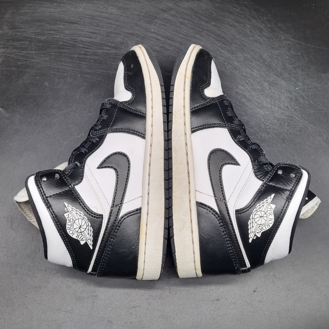 나이키 에어 조던 1 미드 245 상품이미지5