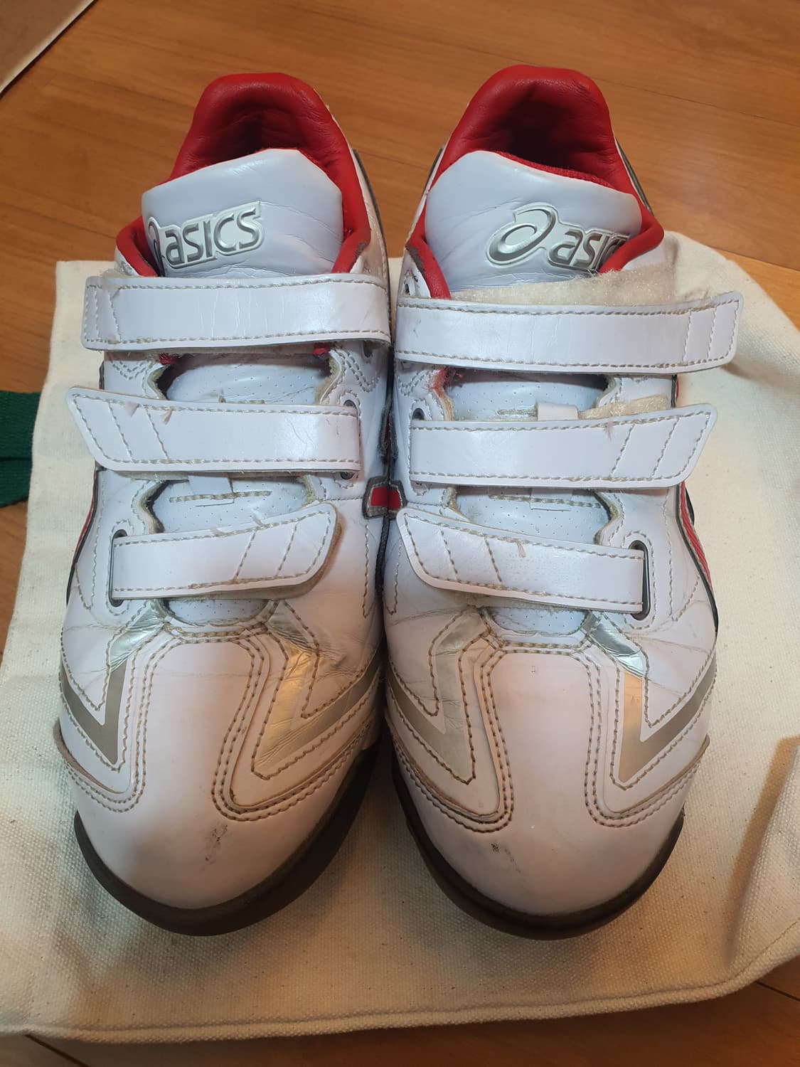 아식스 야구화 240입니다.
 상품이미지1