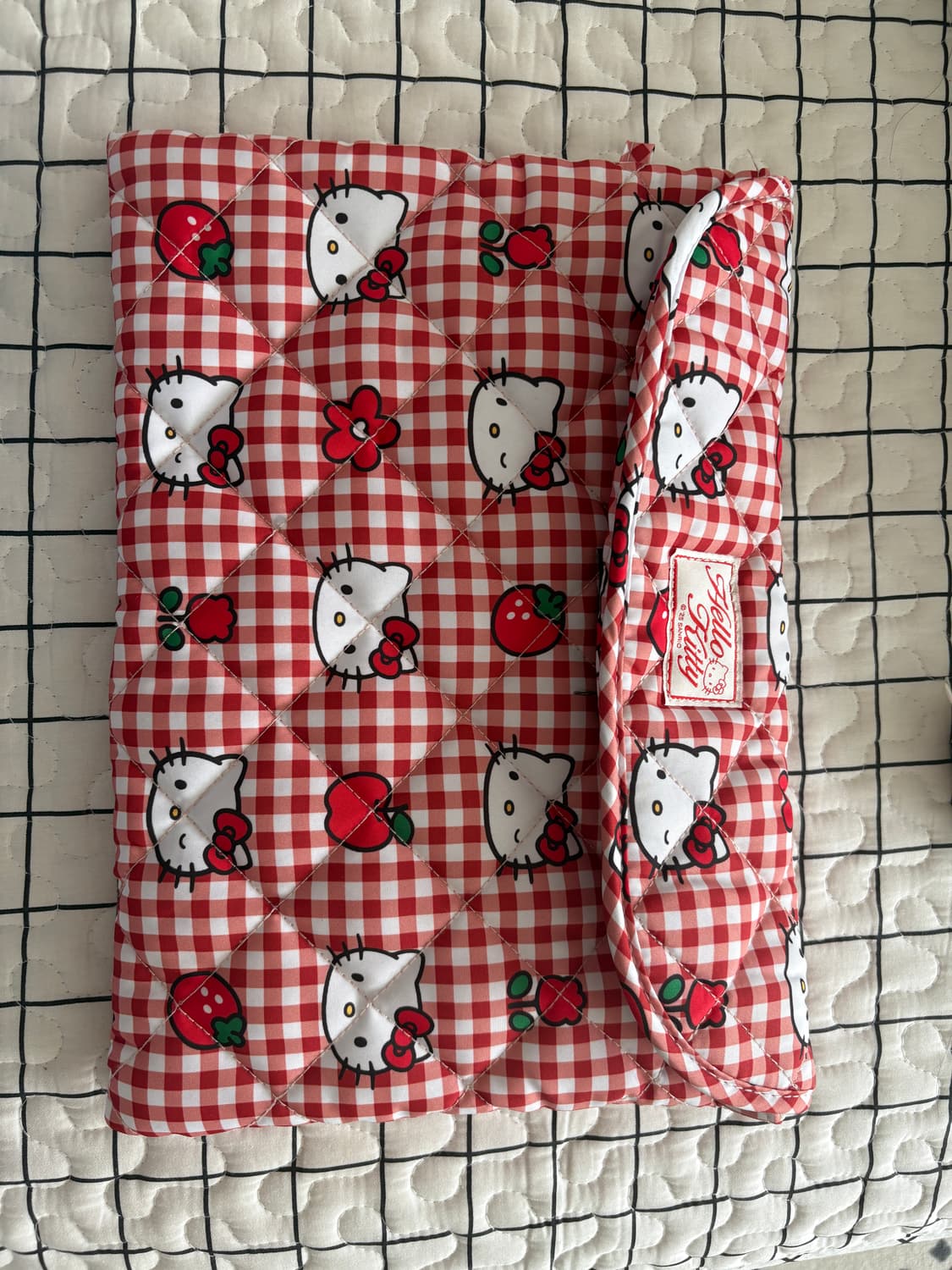 스파오 헬로키티 노트북 파우치 상품이미지2