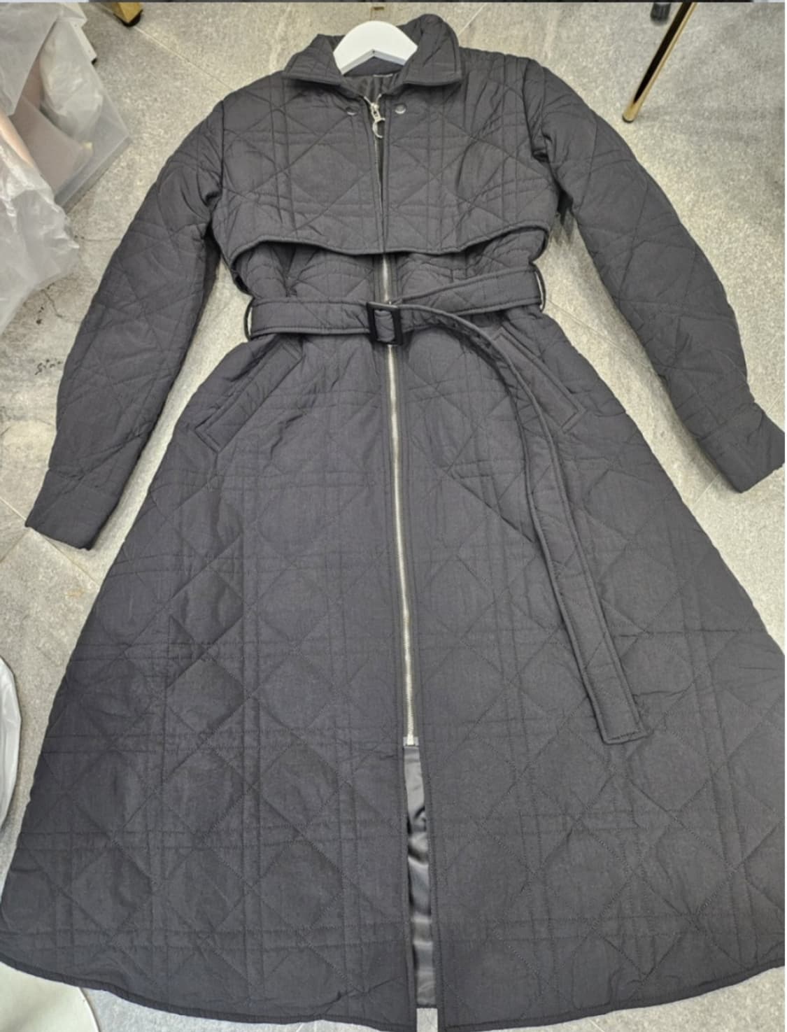 블랙 퀄팅 롱코트 (44-77) 상품이미지3