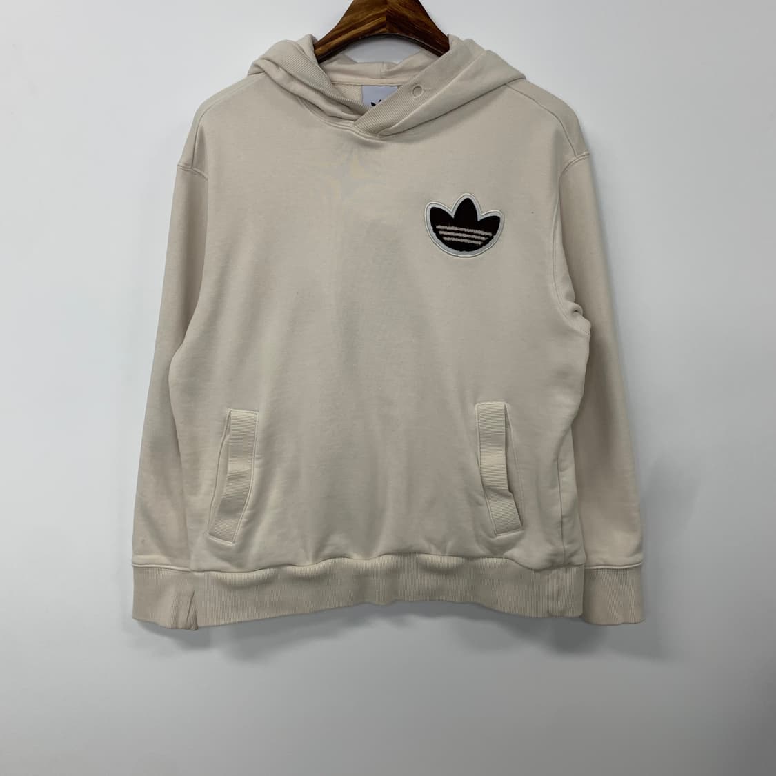 아디다스 빅로고 오트밀 후드티 상품이미지3
