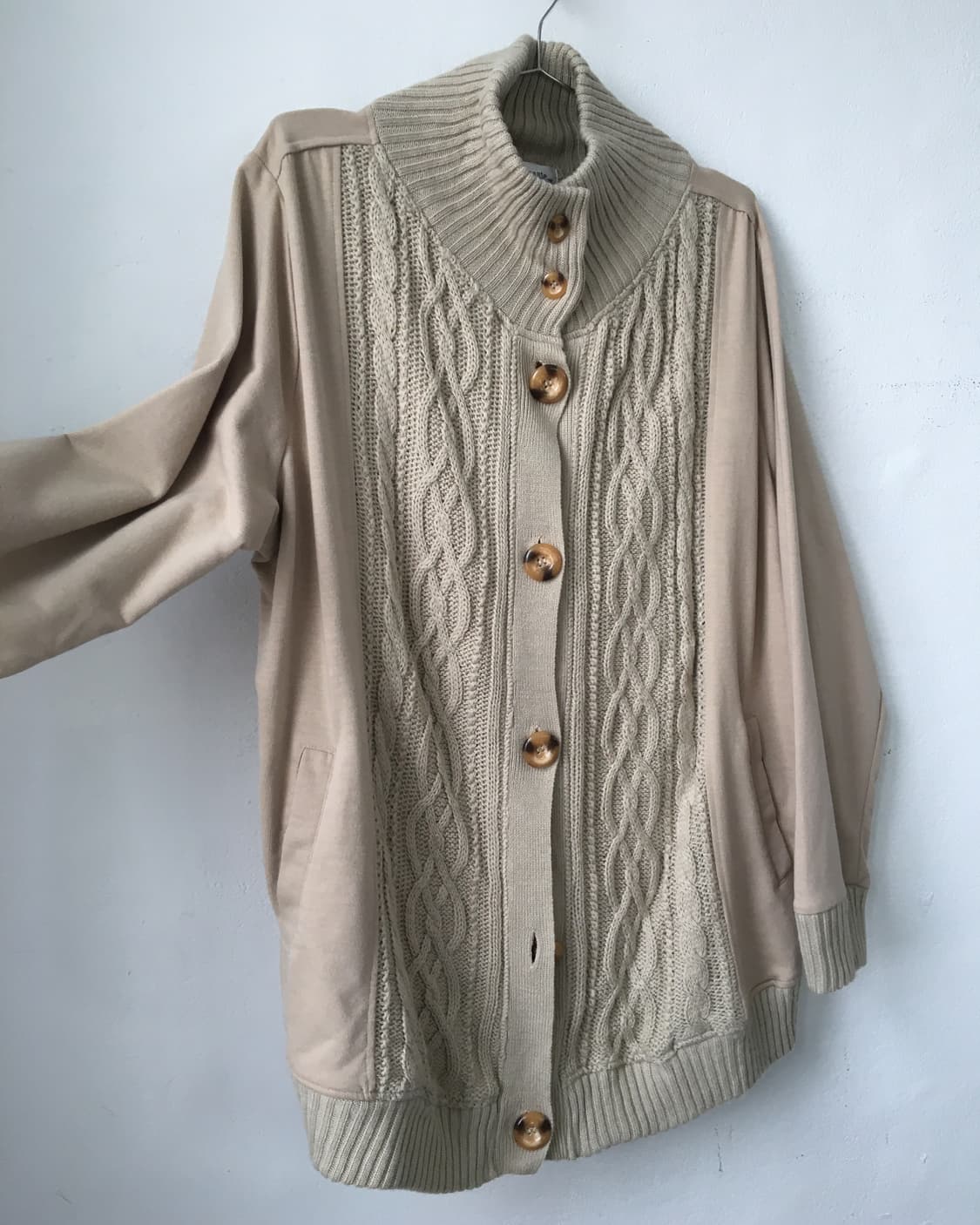 Cable pattern high neck knit cardigan 상품이미지4
