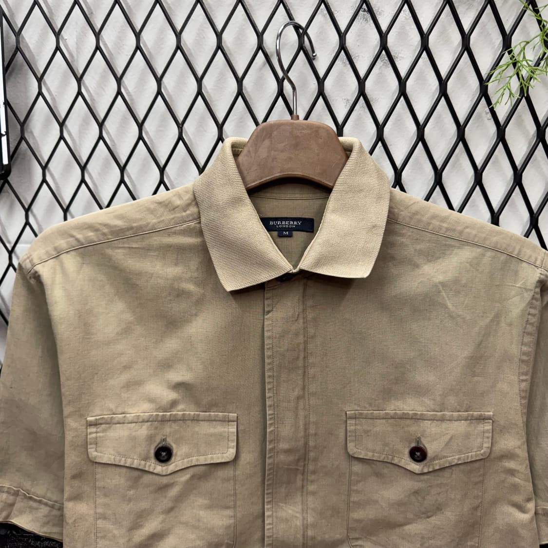 00s 버버리 런던 반팔 워크 셔츠 전면 투포켓 포인트 베이지 상품이미지3