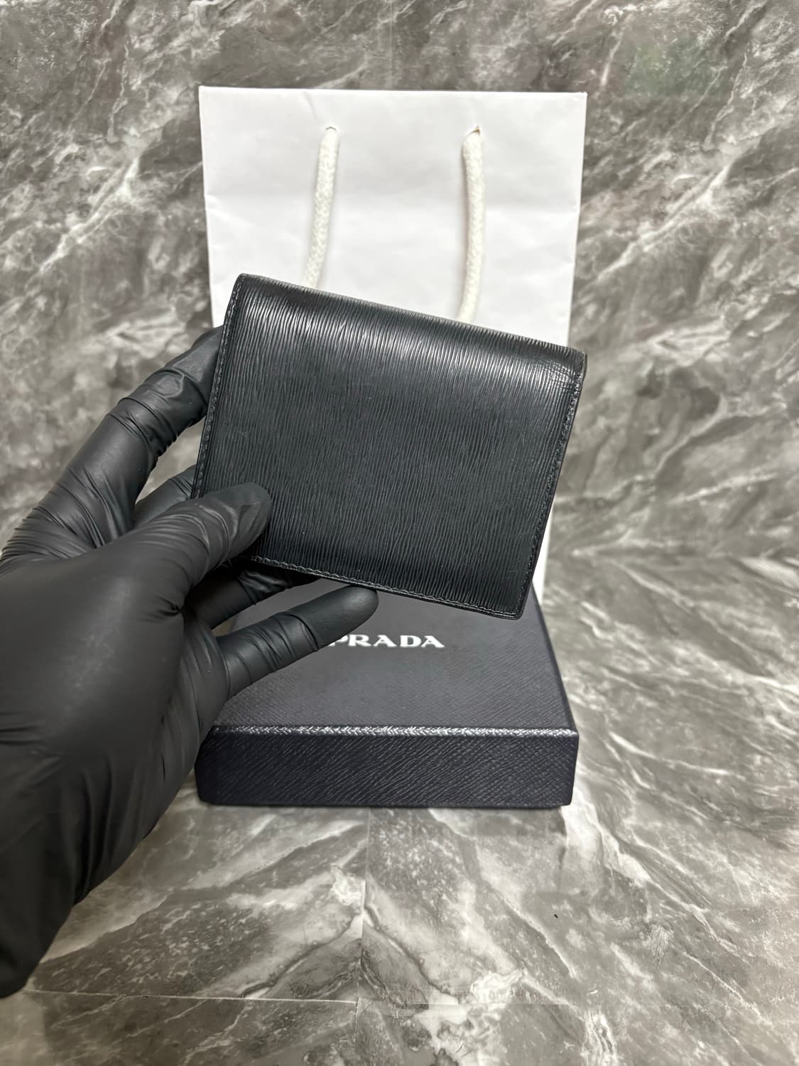 프라다 사피아노 금장 메탈로고 카드 중지갑 상품이미지2