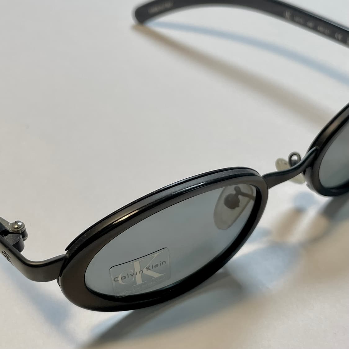Calvin Klein 캘빈클라인 사의 빈티지 반무테 안경 판매합니다 상품이미지2