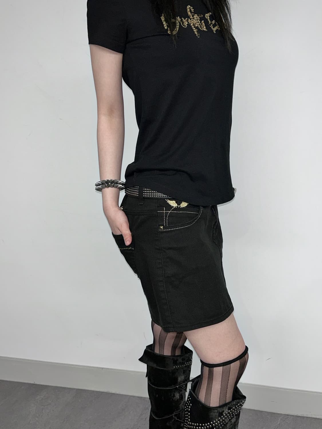 Glamorous 골드 윙 블랙 미니 스커트 상품이미지2