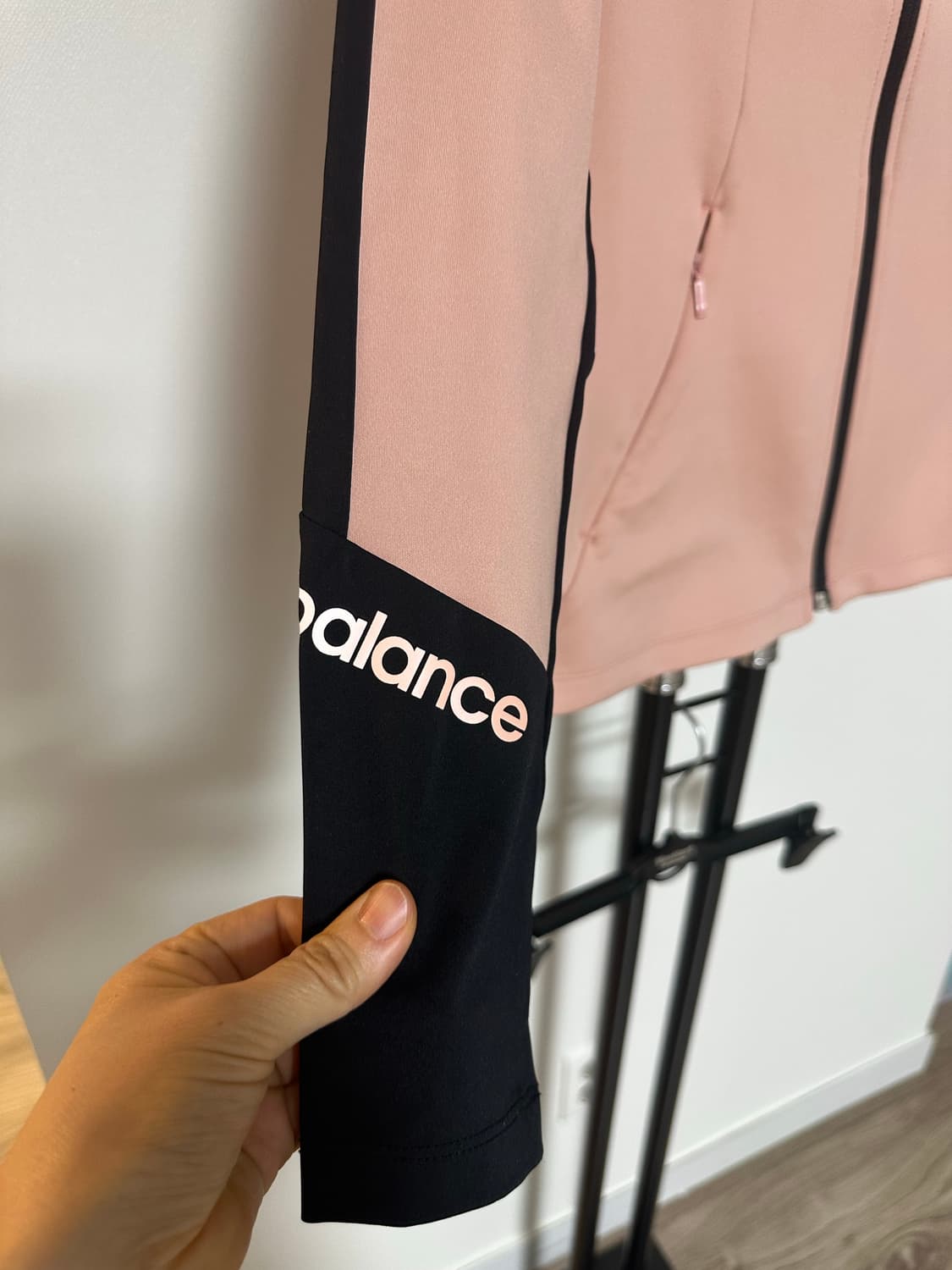 뉴발란스 여성 어반트랙 트레이닝 집업+레깅스 -S사이즈 상품이미지7
