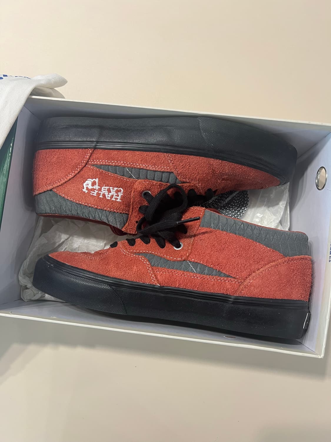 반스 볼트 x 베러 기프트 샵 스케이트 하프 캡 VLT LX 버건디 상품이미지2