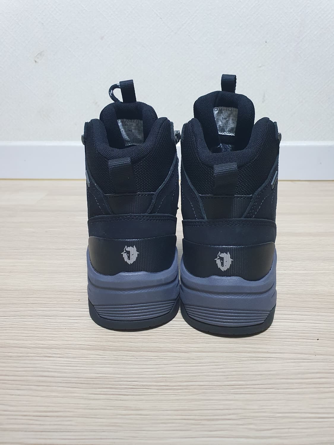 블랙야크 고어텍스 등산화 블랙 245 상품이미지5