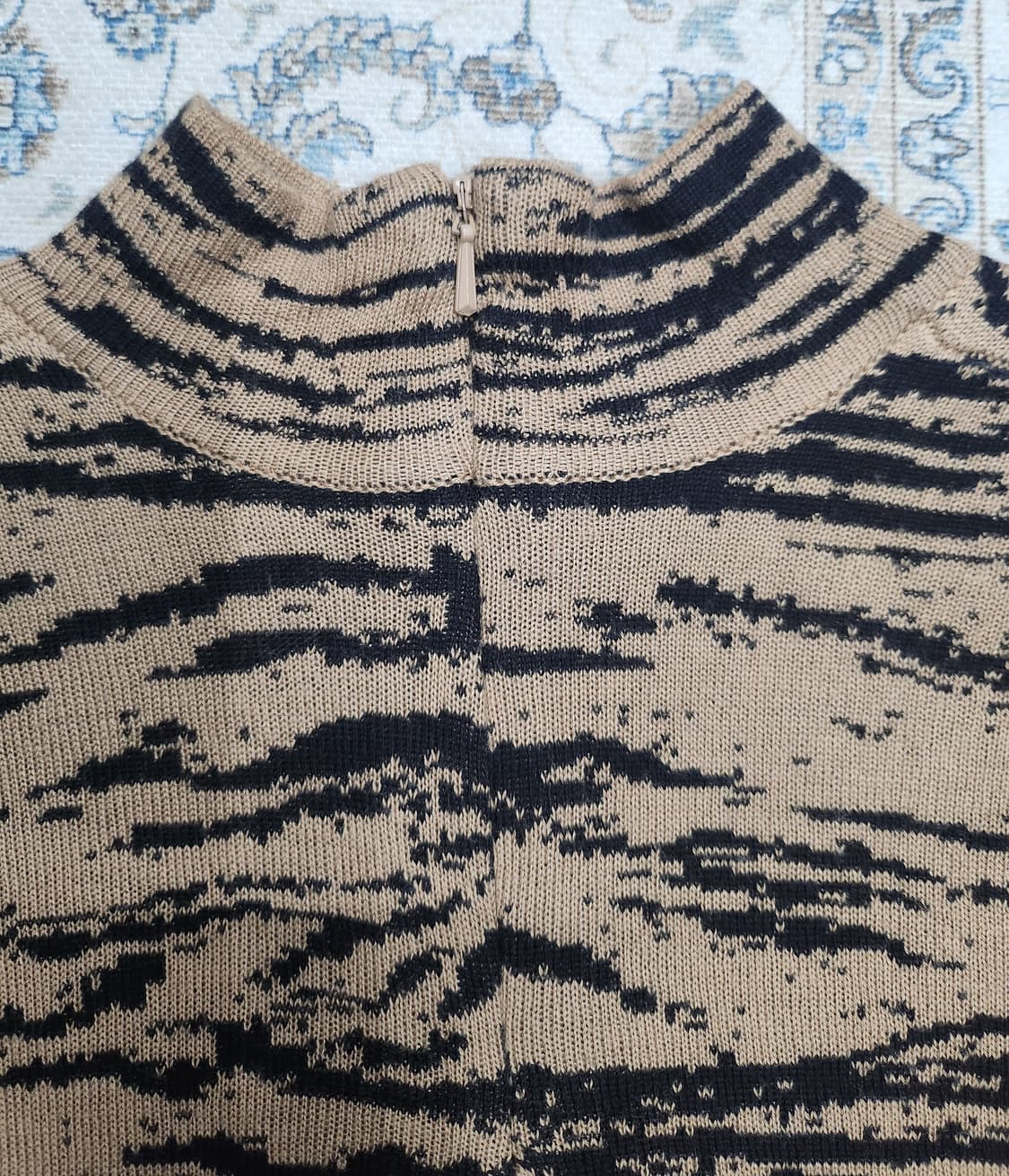 살바토레 페레가모 지브라패턴 모크넥니트 상품이미지3