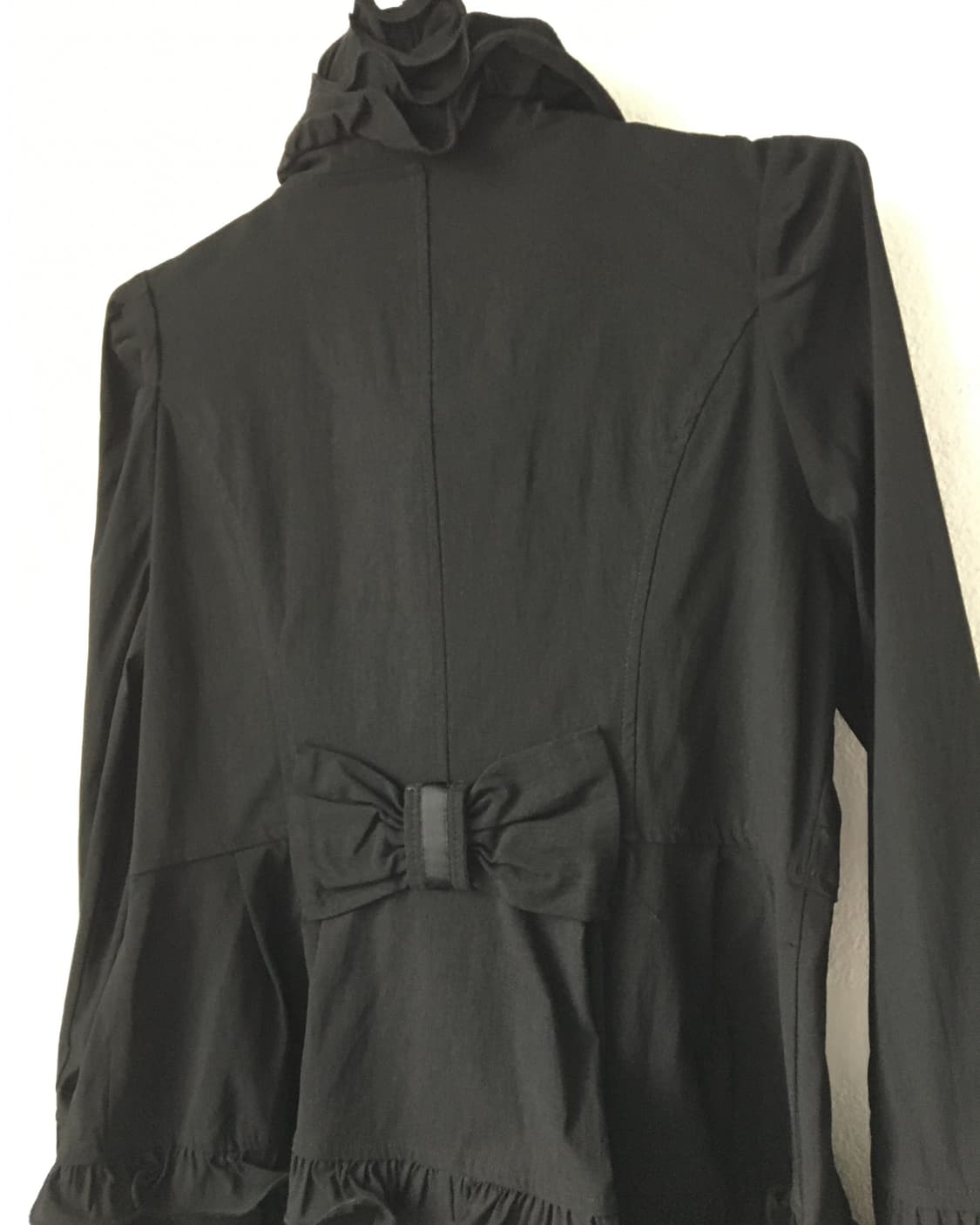 Back ribbon frill point high neck coat 상품이미지3