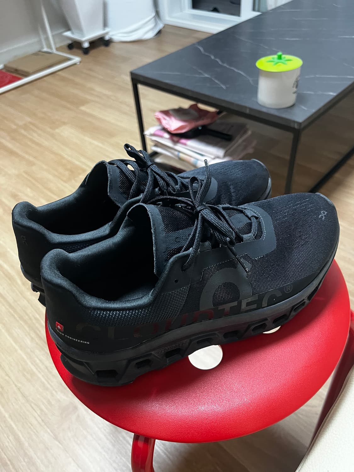 온러닝 클라우드몬스터 올블랙 EU43 상품이미지2