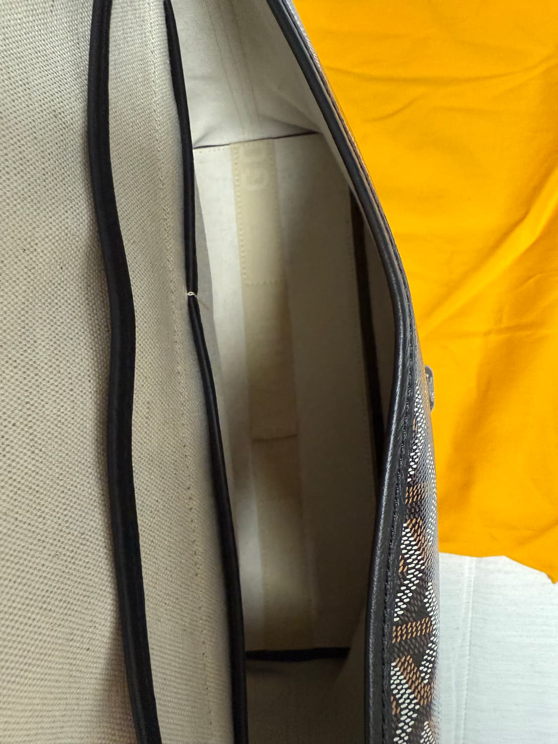 고야드 카페티엔 메신저백MM 블랙 상품이미지7