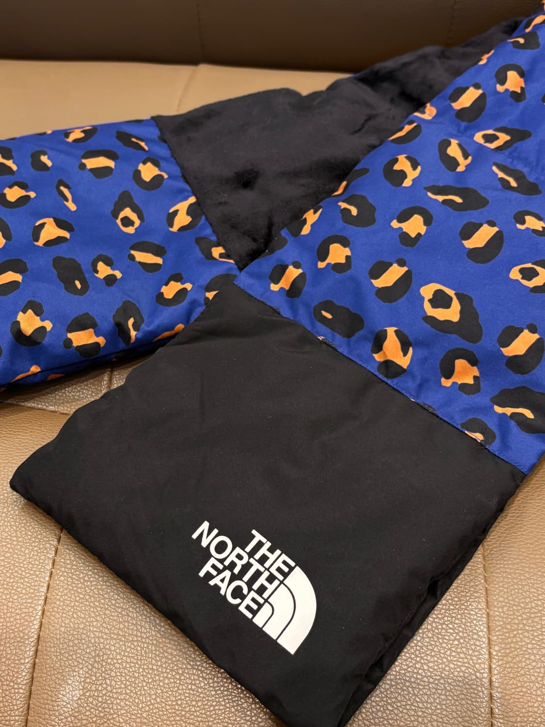 노스페이스 레오파드 티볼 머플러 상품이미지1